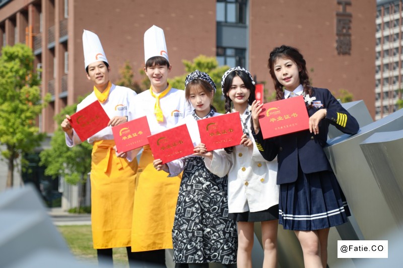 成都新东方技工学校 西点烹饪培训90%实操