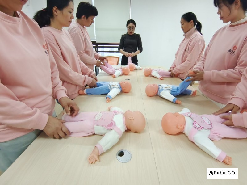 浙江资深月嫂服务 专业培训三重安全保障