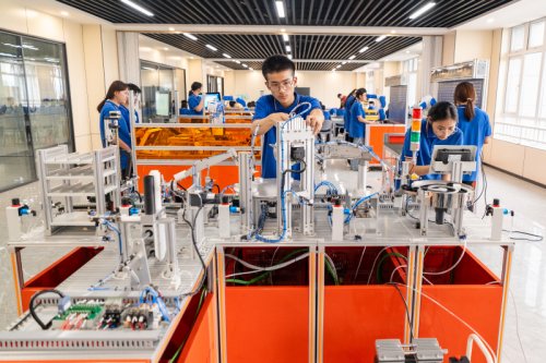 成都航空轨道职业技能培训学校 民航安检乘务考证就业