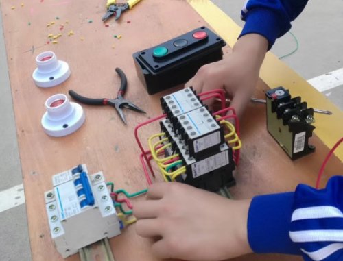 深圳挖掘机操作培训 车工钳工真机实训